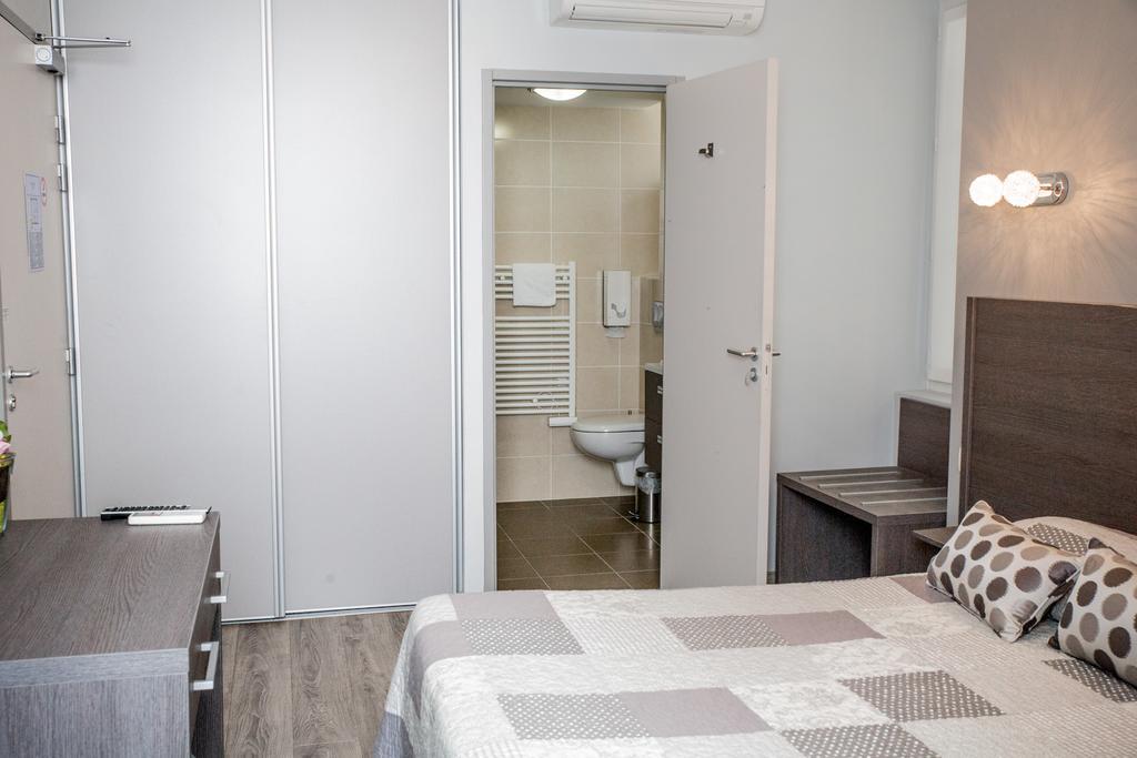 Annexe Hotel De La Gare Hendaye Εξωτερικό φωτογραφία